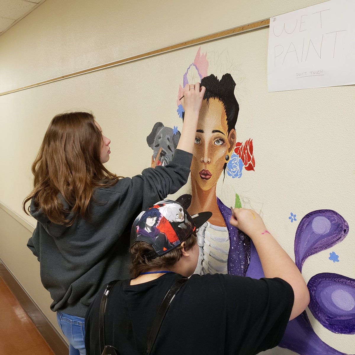 MrHdzArtClass's tweet photo. This picture doesnt do justice to the time, preparation and dedication this mural is getting.

Proud of my artists!

#art #artstudent #middleschoolart #artteacher #mural #painting #wearebandera #todayatbms https://t.co/XwQBrOOK2K