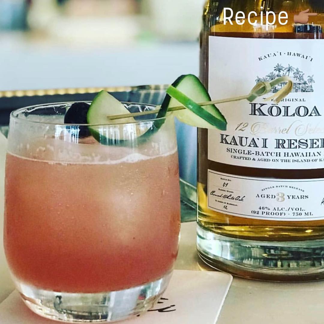 Get a little buzzed (but drink responsibly). 🐝🍹 Bee Sting on the Lanai by Curren Mizumoto, 2017 Kauai's Best Bartender. 

#koloarum #kauaireserve #agedrum #hawaiianrum #rum #rumlife #distilledspirit #cocktail #mixology #cocktailrecipe #recipe #beesting #drinkresponsibly