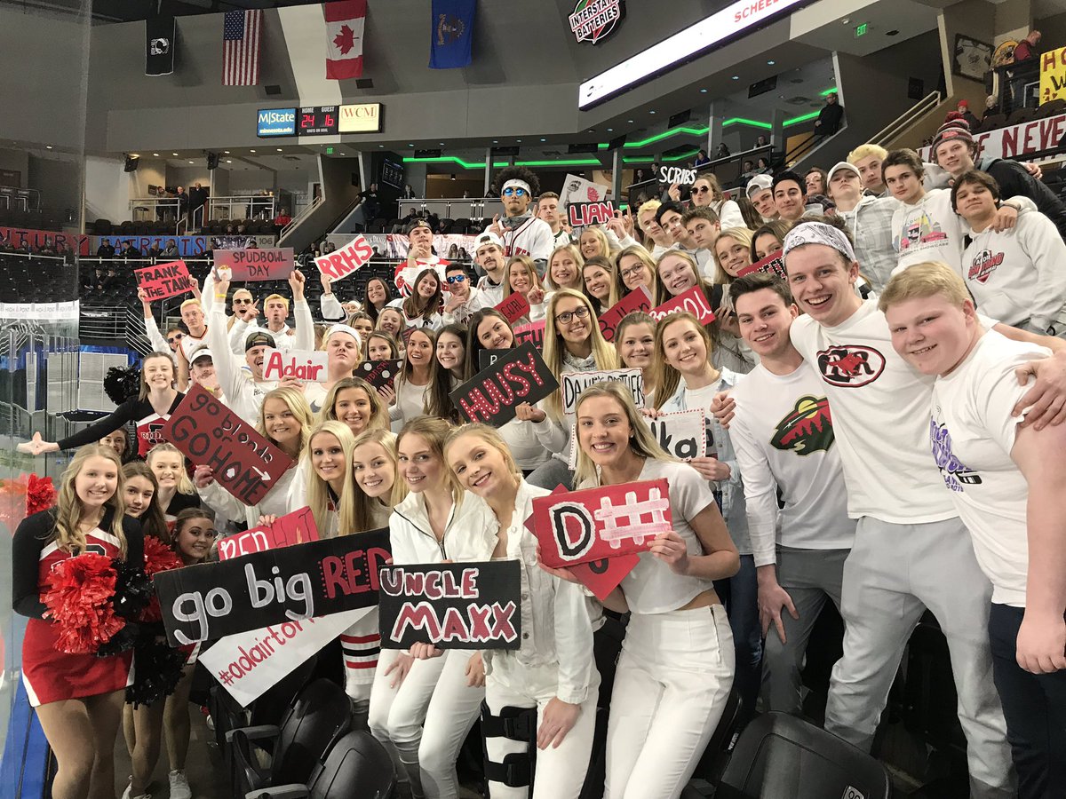 RRHS_Activities's tweet photo. Free Hockey! Something tells me these guys don’t mind 👌🏼💪🏽 #Overtime #Stection https://t.co/PWzIJ68Inr
