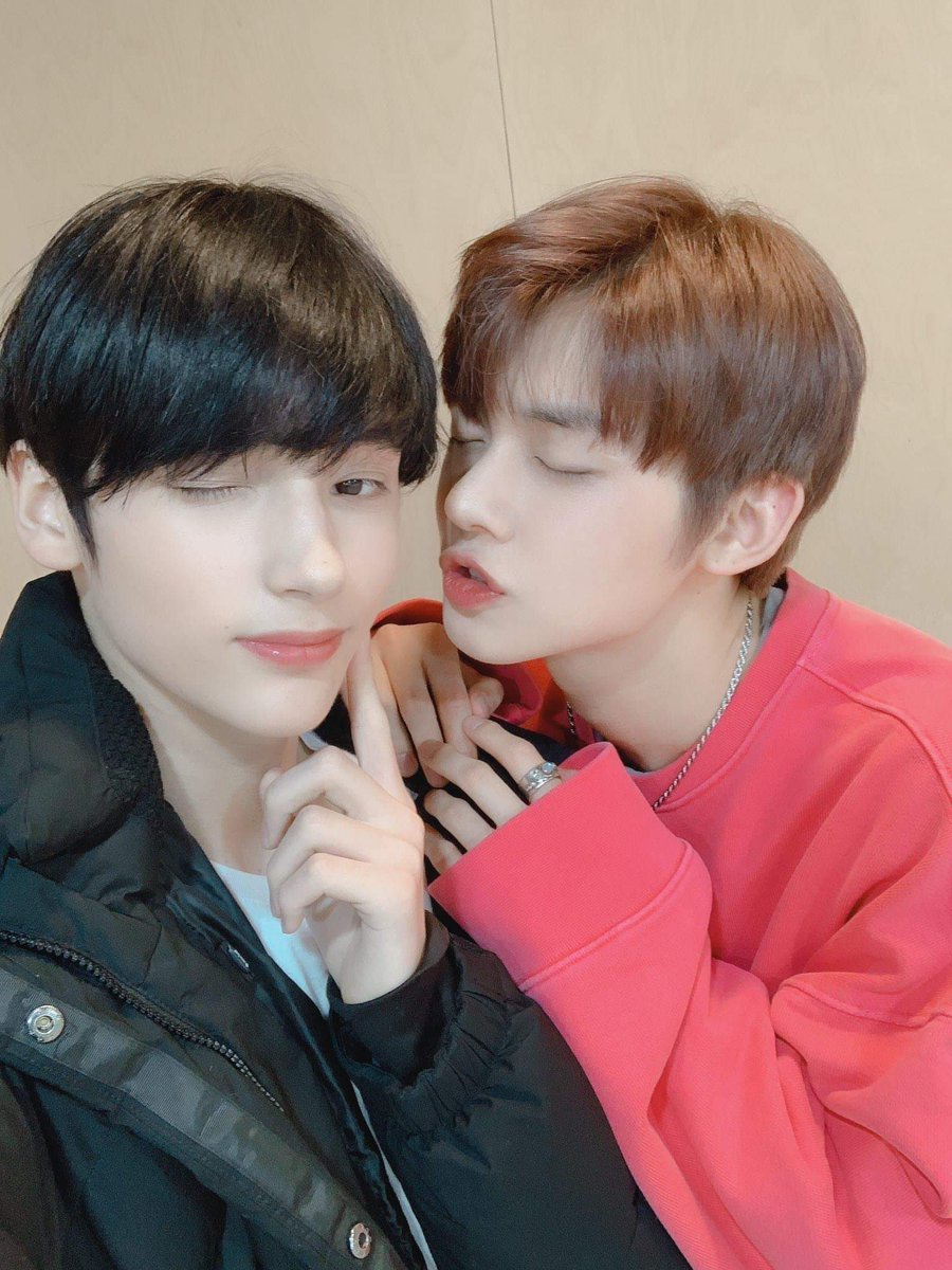 TXT OFFICIAL on Twitter: ""Hello it is #YeonJun ! I came late right T T i  took photos finally with our cute maknae #HueningKai isn't cute? Hehehe ill  go here more often❤ @