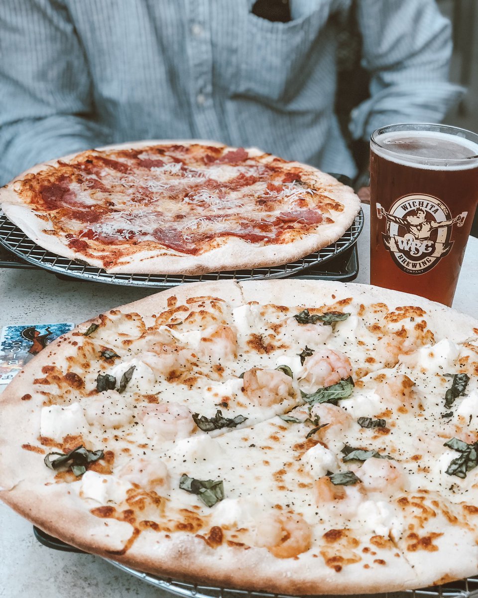 LocalLegacyICT's tweet image. Love you to pizzas. 🍕 Free dessert pizza with your #LocalLegacy card @WichitaBrew! *with purchase of 2 entrees