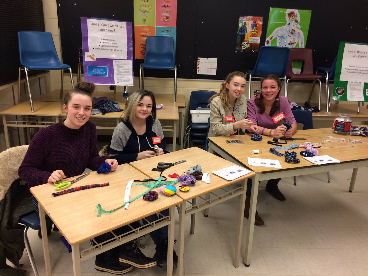 Eastview’s Gr. 8 Open House was a huge success thanks to these amazing volunteers! So many choices, so much fun, Family Studies here we come 2019/2020!  <a href="/EASannouncement/">Eastview Announcements</a> <a href="/jim_sammon/">Jim Sammon</a> <a href="/SCDSB_Schools/">Simcoe County District School Board</a> <a href="/braeer/">white🐳</a>
