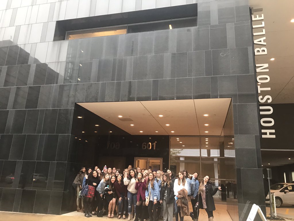 ODT_Goldusters's tweet photo. ODT having fun in Houston. https://t.co/cf6IthkVKi