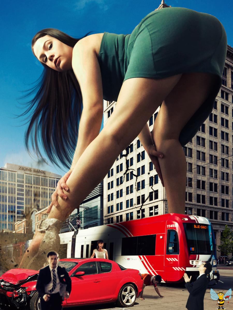 #giantess. pic.twitter.com/j4yHhV1DPR. 