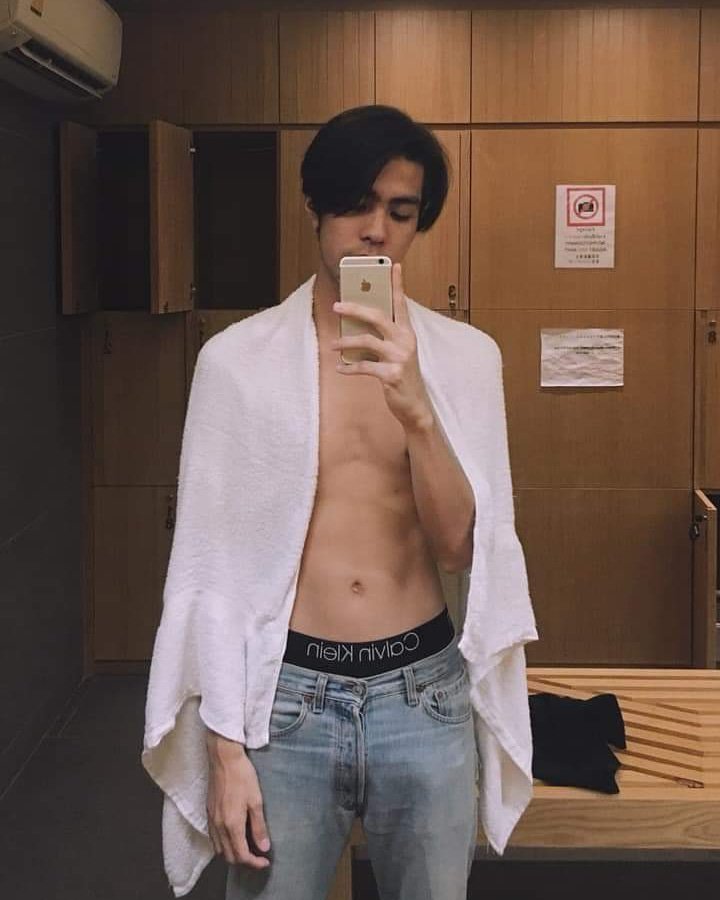 กรมอุตุฯประกาศแล้วว่าเริ่มเข้าหน้าร้อนเราก็รู้อยู่ แต่มองหน้าเธอดูก็รู้ว่าน่ารัก!!!! 😍😍😍😍😍  
#พี่อู๋ #YourStarTheSeries 🌠 #ดาวของนายหัวใจของผม ❤ 
#fluke_teerapat