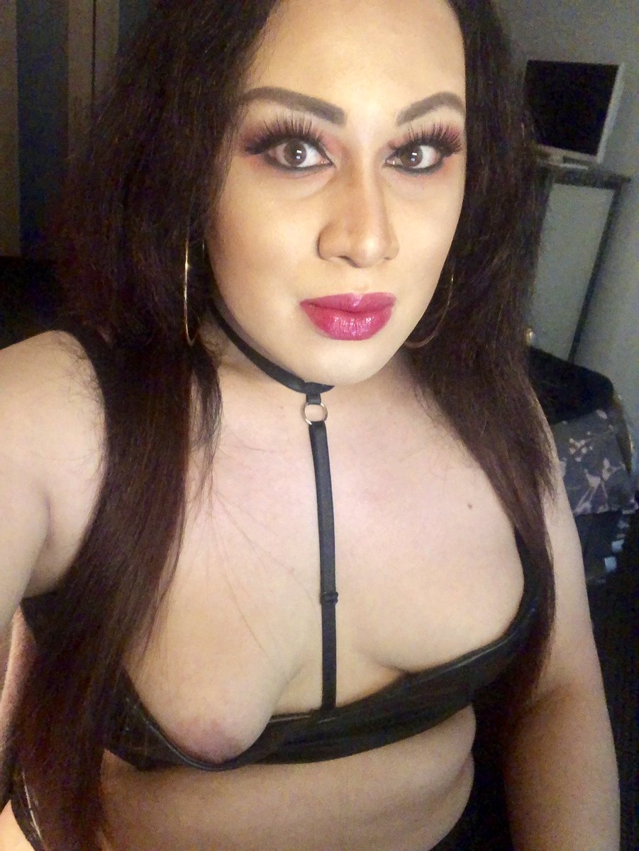 tspaloma2's tweet photo. #nipslip #pvc #domts #selfiewhore #FolloMe @tspaloma2 https://t.co/MCRYN86ffi