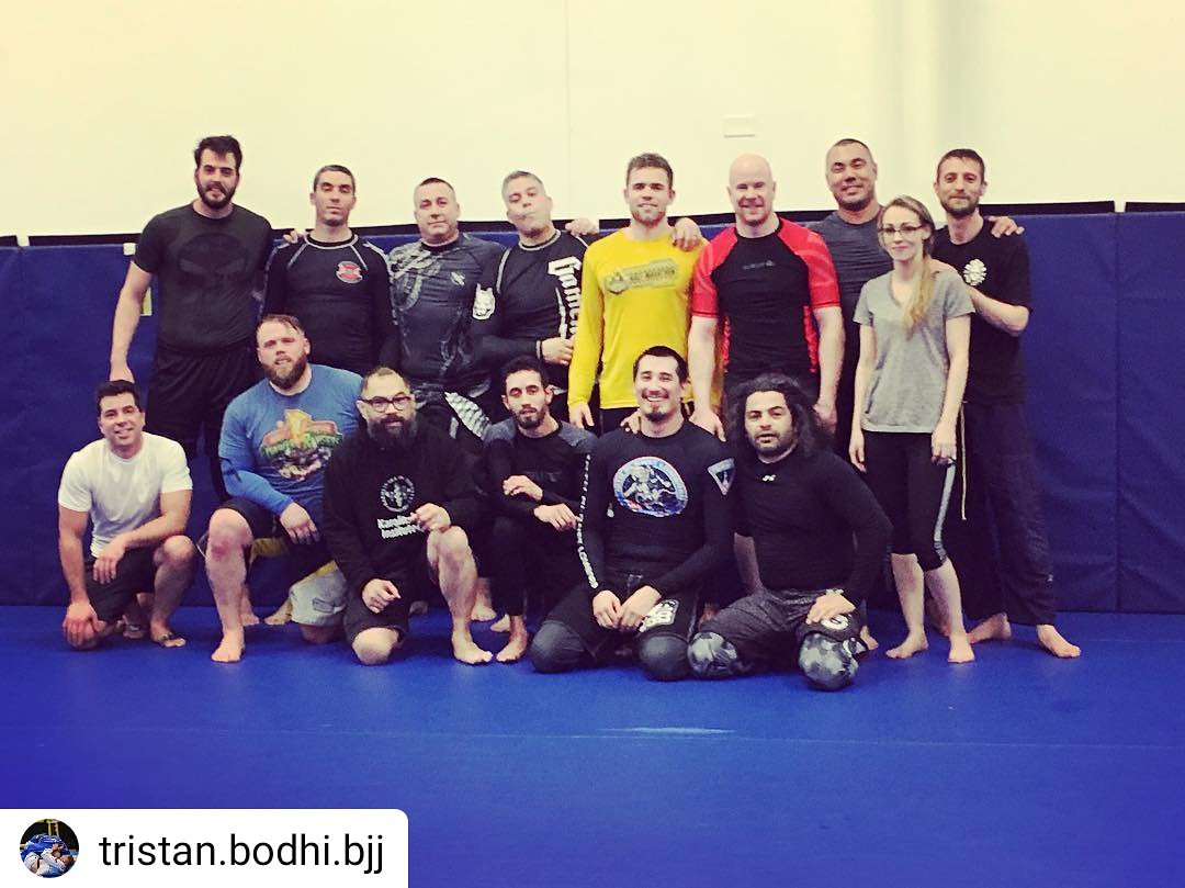 CSMMA1's tweet photo. Our jiu-jitsu program has classes 5 days a week. Monday, Wednesday, and Saturday in the gi. Tuesday and Friday no-gi.

We have 2 black belt instructors under @jonatasnovaes &amp; a ton of brown belts to roll with. Contact us for a FREE week of classes! 🥋🥋 https://t.co/fGtNnd7bCA