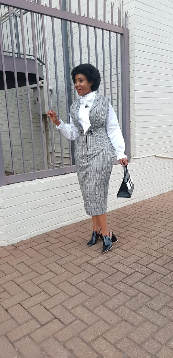 queendom17's tweet photo. Look #stylish and #classy for the office, in this #Vintage inspired #corporatelook .

Get in touch with us on 0716760069

#Queensofqueendom #Queendommmm #wcw #styleblogger #stylediary #vintagefeel https://t.co/psnchGx6Th