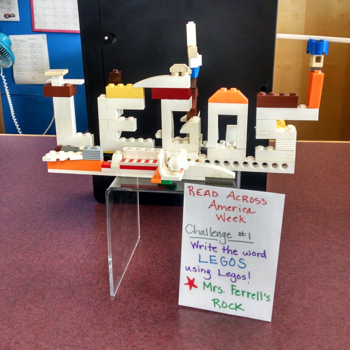 #ReadAcrossAmerica  Challenge #1 Awesome! Love it when challenges are accepted! <a href="/HBmiddleschool/">HBmiddleschool</a>! <a href="/karencoutu/">Karen Coutu</a> @HBHS_Library <a href="/lynneouellette/">Lynne Ouellette</a>