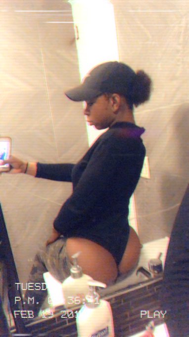 Lil Nigga said he only fucking on a rich clit🤑💦 I cum on his face and tell him now you lookin rich Bitch<a href="/tag/allnegativityaccepted"class="tags"><span>#allnegativityaccepted</span></a>