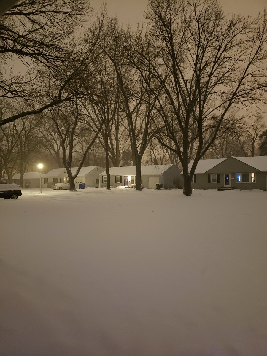 scrmom97's tweet photo. Might as well do my #9PMRoutine @PascoSheriff . Do I really need to lock my doors tonight? Do people really criminal when it's this icky? Should ask @LawrenceKS_PD #imdonewithwinter https://t.co/hGzb1bWpPE