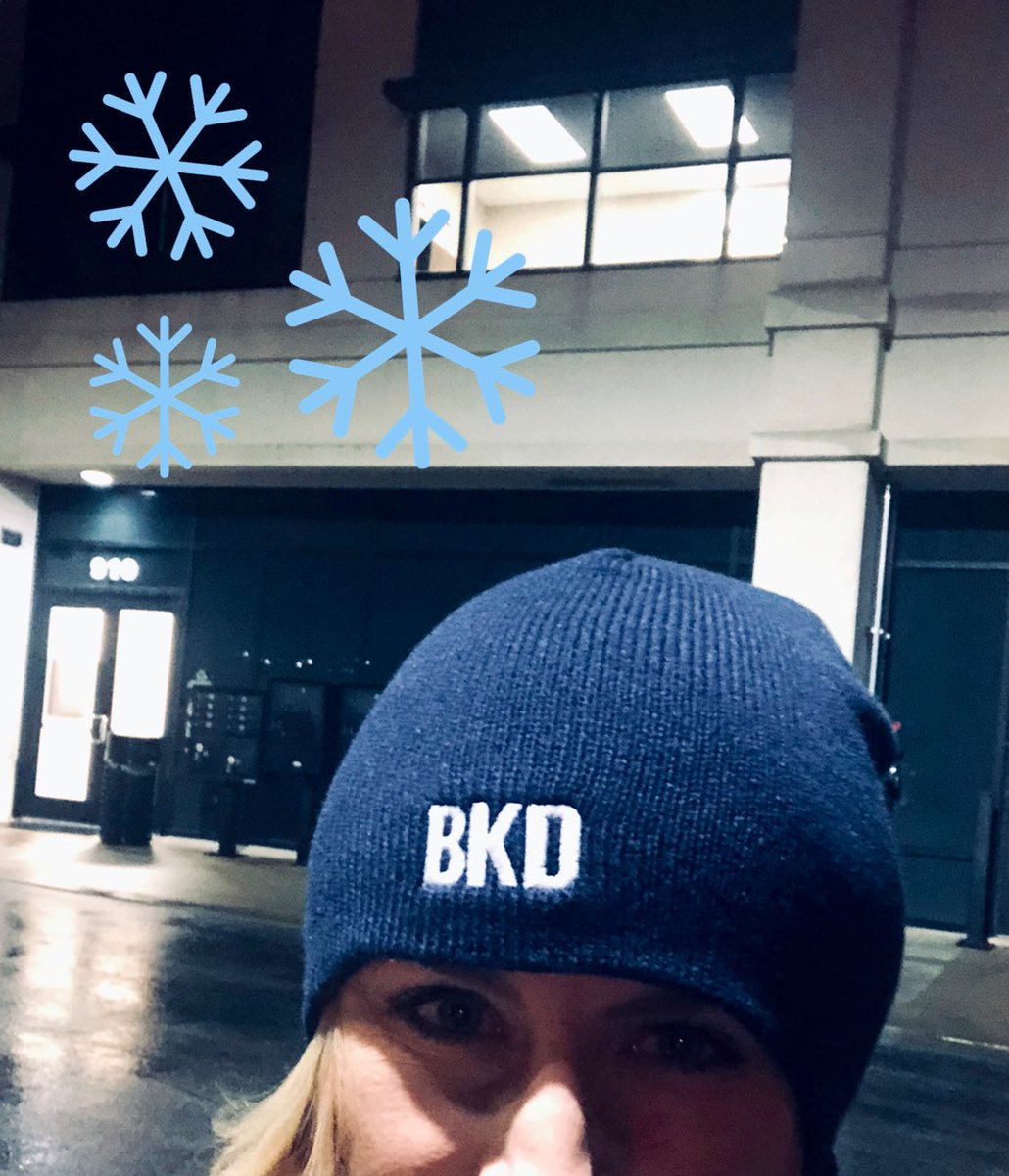 smith711's tweet image. This usually wouldn’t make the cut in my #workwear. But we’ve had enough ❄️ nights in @CityofSgf that #functionoverform wins. It came just in time @Bulldawg_32! Is the best impressions approved?