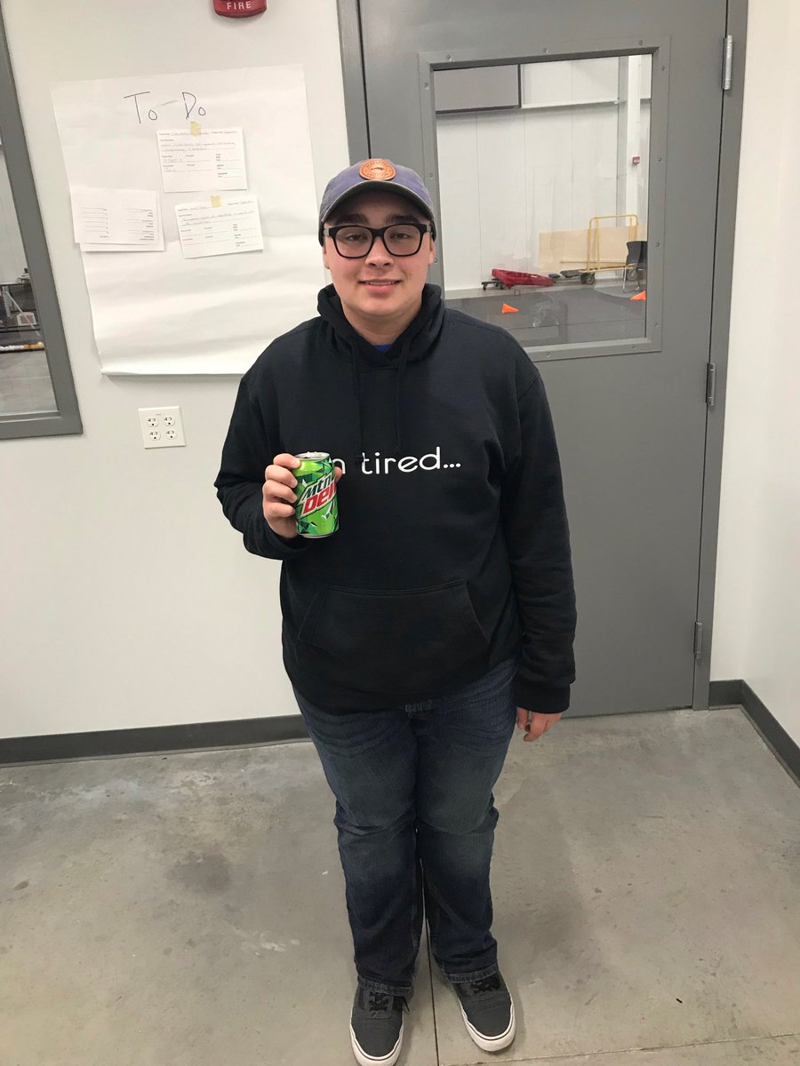averagejoes3620's tweet photo. This is the overall mood here on the FINAL Bag Night! #frc #robotics #firstrobotics #FIM #omgrobotics https://t.co/h19qlSybP4