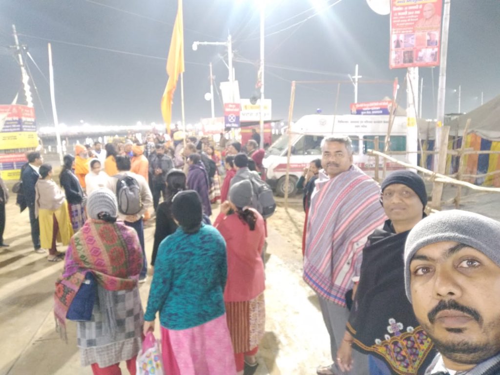 aniruddhdavebjp's tweet image. #kumbhamela2019 की व्यवस्थाके लिए माश्री @myogiadityanath जी एवं @PrayagrajKumbh के प्रशासनिक एवं @allahabdtraffic @spgrpallahabad के सुरक्षा अधिकारीकी सतर्कता एवं यातायात के लिए परिवहन मंत्री श्री  @swatantrabjp सभी को साधुवाद एवं अभिनंदन हे की करोड़ों श्रद्धालुओंकी व्यवस्था की