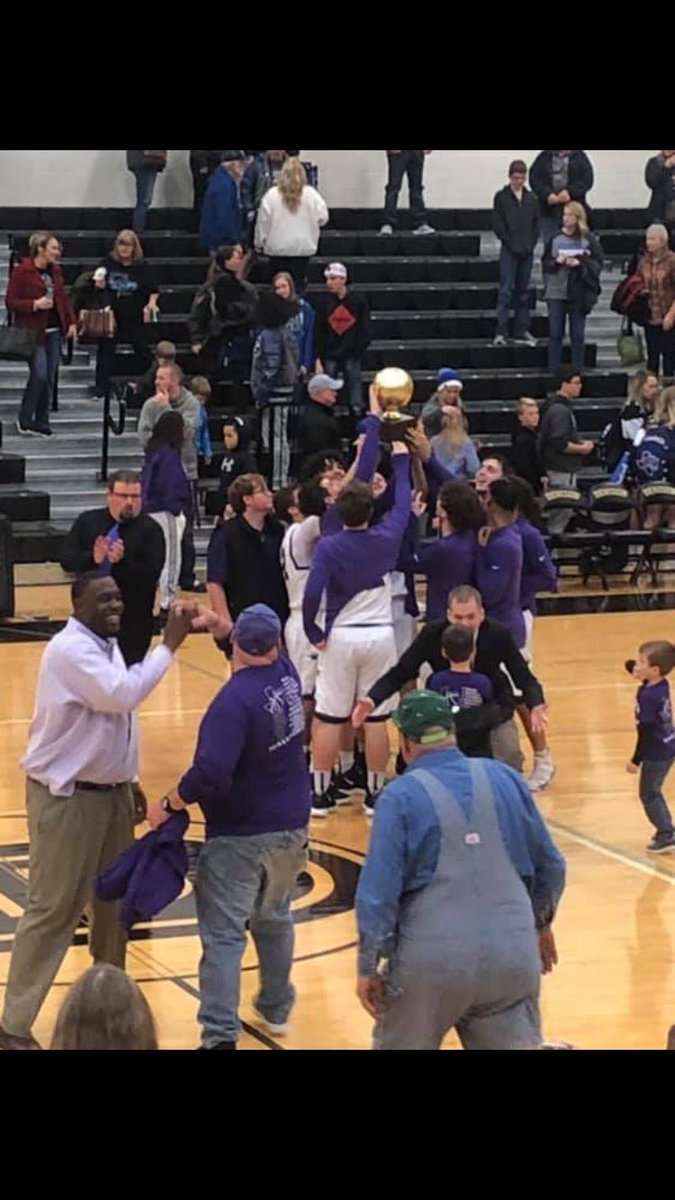 Bonham_BBall's tweet photo. Bonham 66
Gunter 53
First playoff win since 1948!
Most wins in school history!!
#WhyNotUs https://t.co/1Aq1LYTPgr