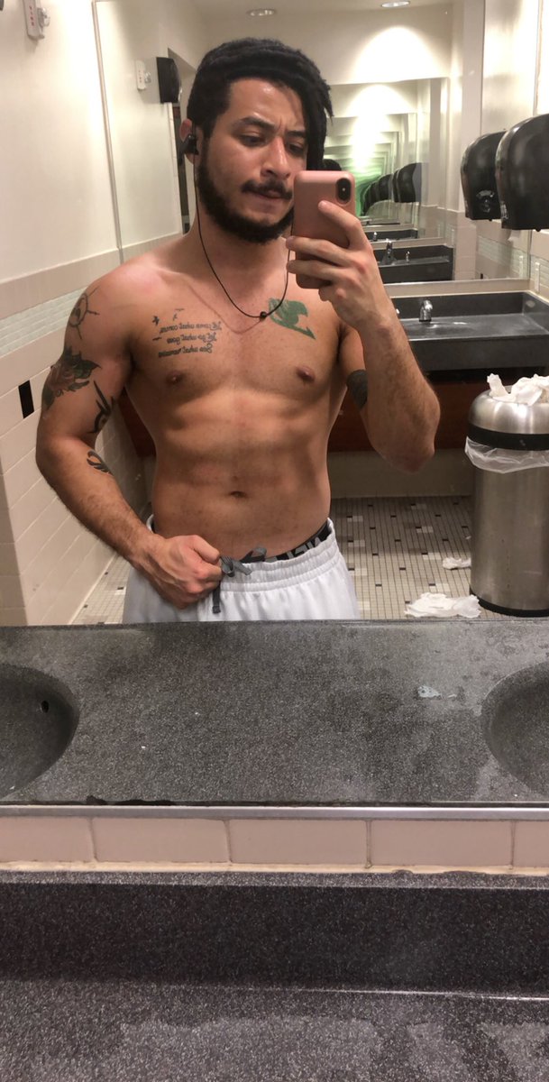 BlackHispanic_'s tweet image. #TeamLightSkin