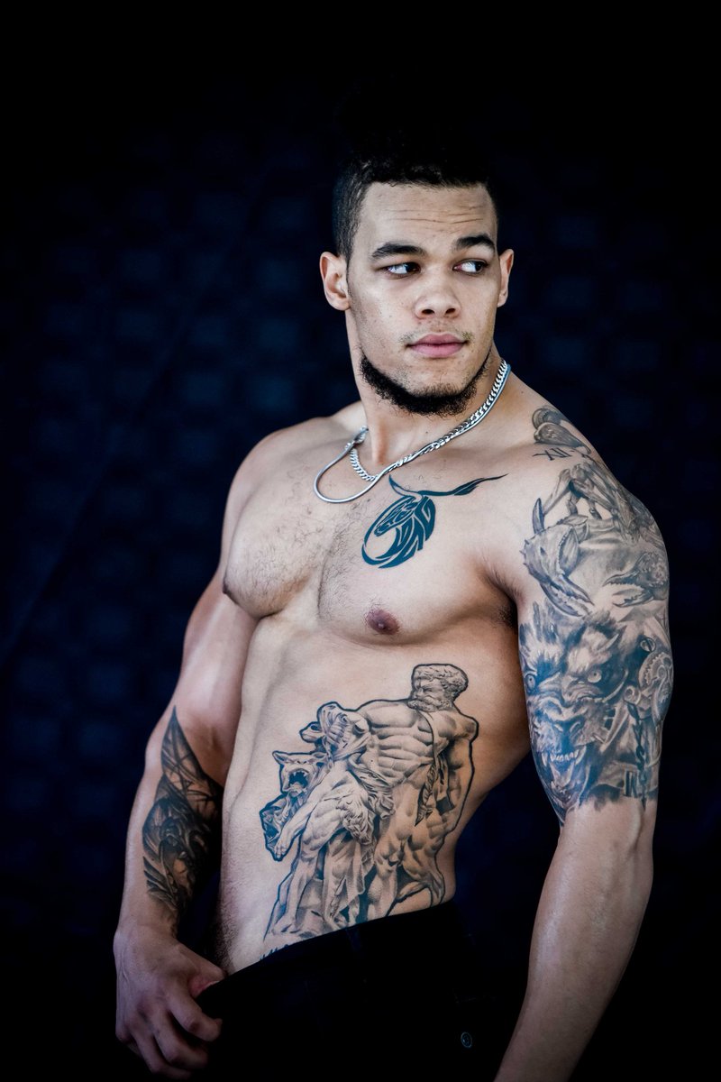 Brown Sugar has got the fire in him
#aestheticmodels #modellife #photoshoot #beautifulbodys #tattoos #workofart #entertainer #performer #dancer