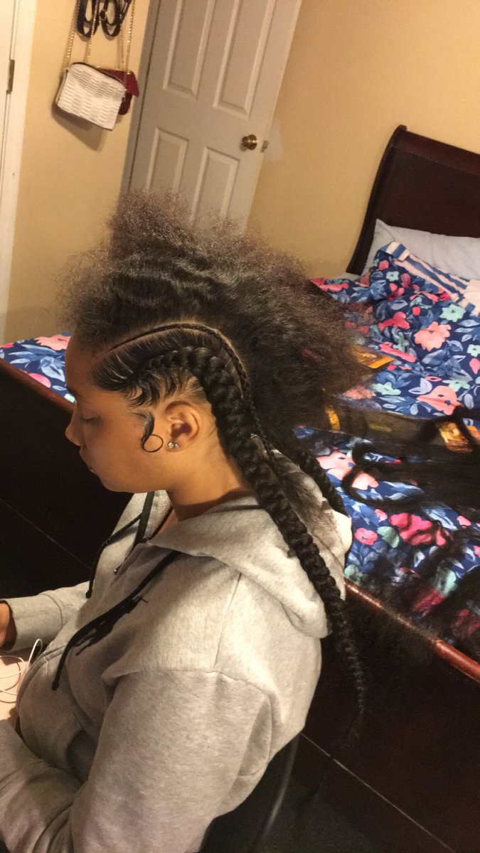 asianicolesss's tweet photo. heyyy my name is asia, im 17 and a upcoming hair braider i’ve been doing hair for the past 3 yrs, RT to help build my clientele❤️ https://t.co/DsgT42hHit
