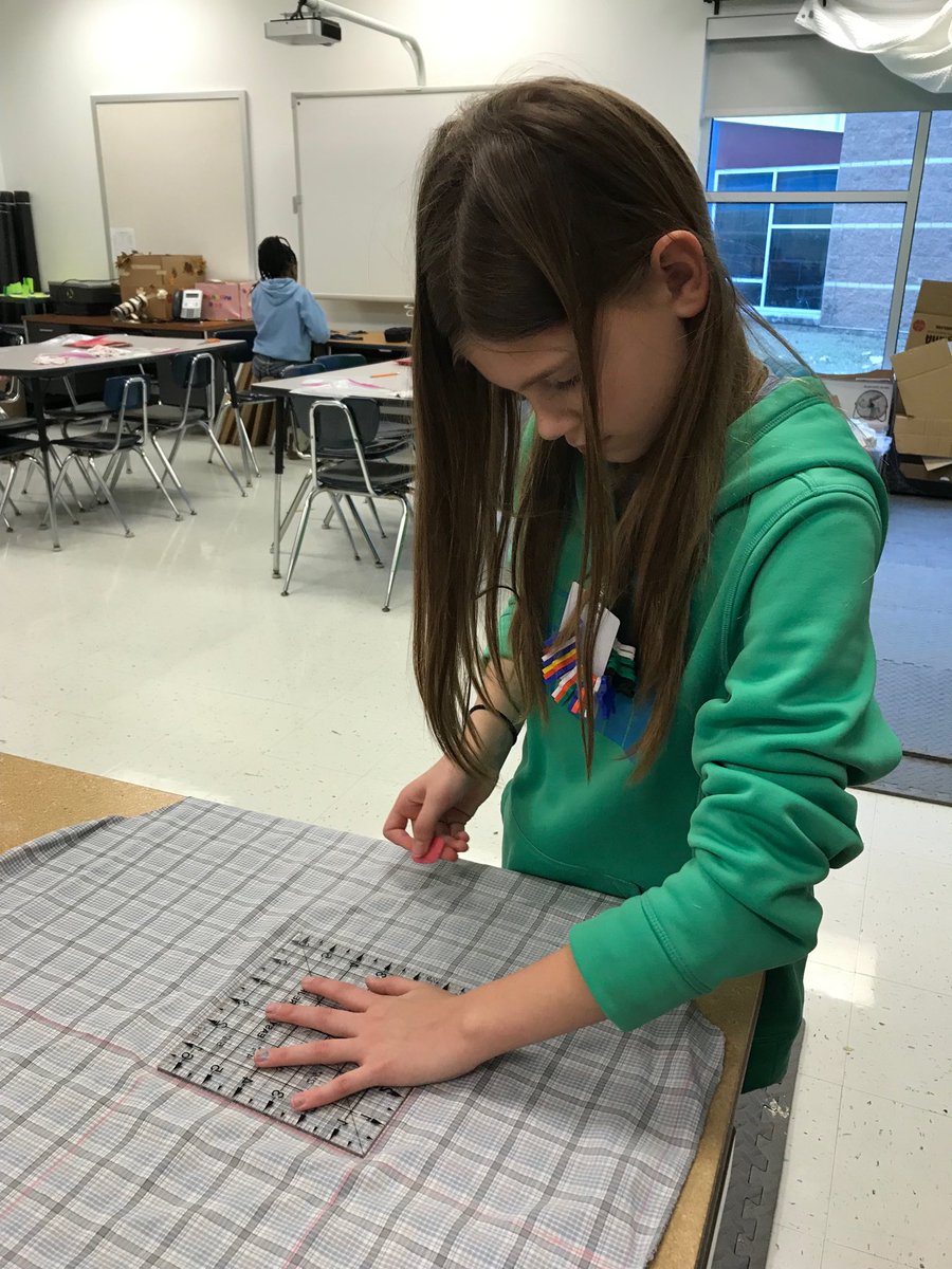 GiftedFeazel's tweet photo. Our mission in #SewWhat class is to keep unwanted #textiles out of our local #landfill. @HSDGifted these kiddos welcome your donations to our #ragquilt project! If you’re #tidyingup after #bindge watching @MarieKondo please keep us in mind! #makers of #ourworld https://t.co/LfFSqLG989
