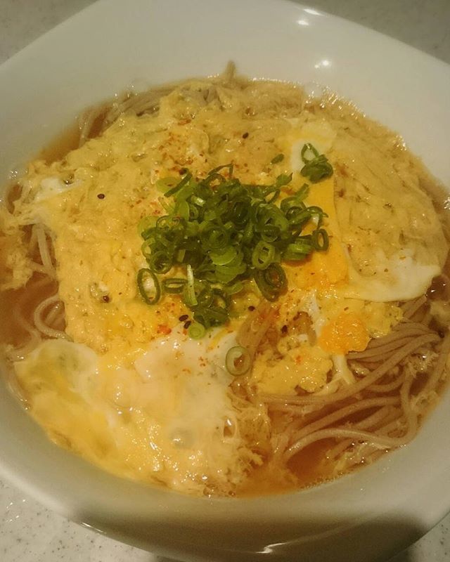 Katayama009's tweet photo. 昨日受付さんが家で作った卵とじ蕎麦らしい。
美味しくできたそうな。そんなスタッフの日常もたまには上げてみました（笑）
 #風俗  #女の子  #エッチな女の子 #名古屋  #大曽根 https://t.co/dPGrBirhQc https://t.co/j6kaHBRRPu