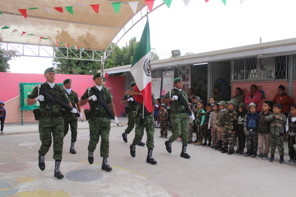 escolta militar mexicana