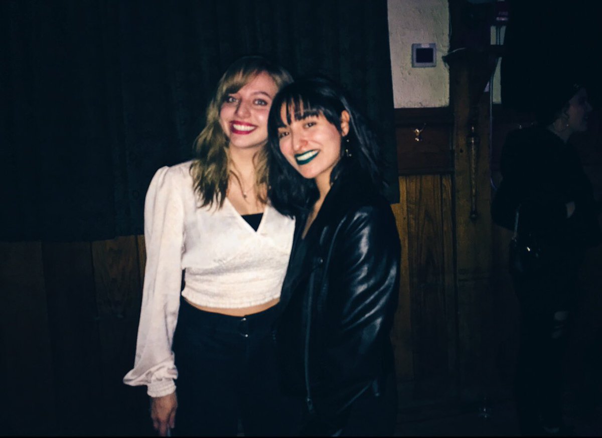 AmyaPadilla's tweet photo. first is slightly blurry, but it was so nice meeting you @haileyknoxmusic! you’re seriously so talented and i love your confidence. sorry for asking for a retake 🙈 #hardwiredtour https://t.co/lzXjG6AH7g