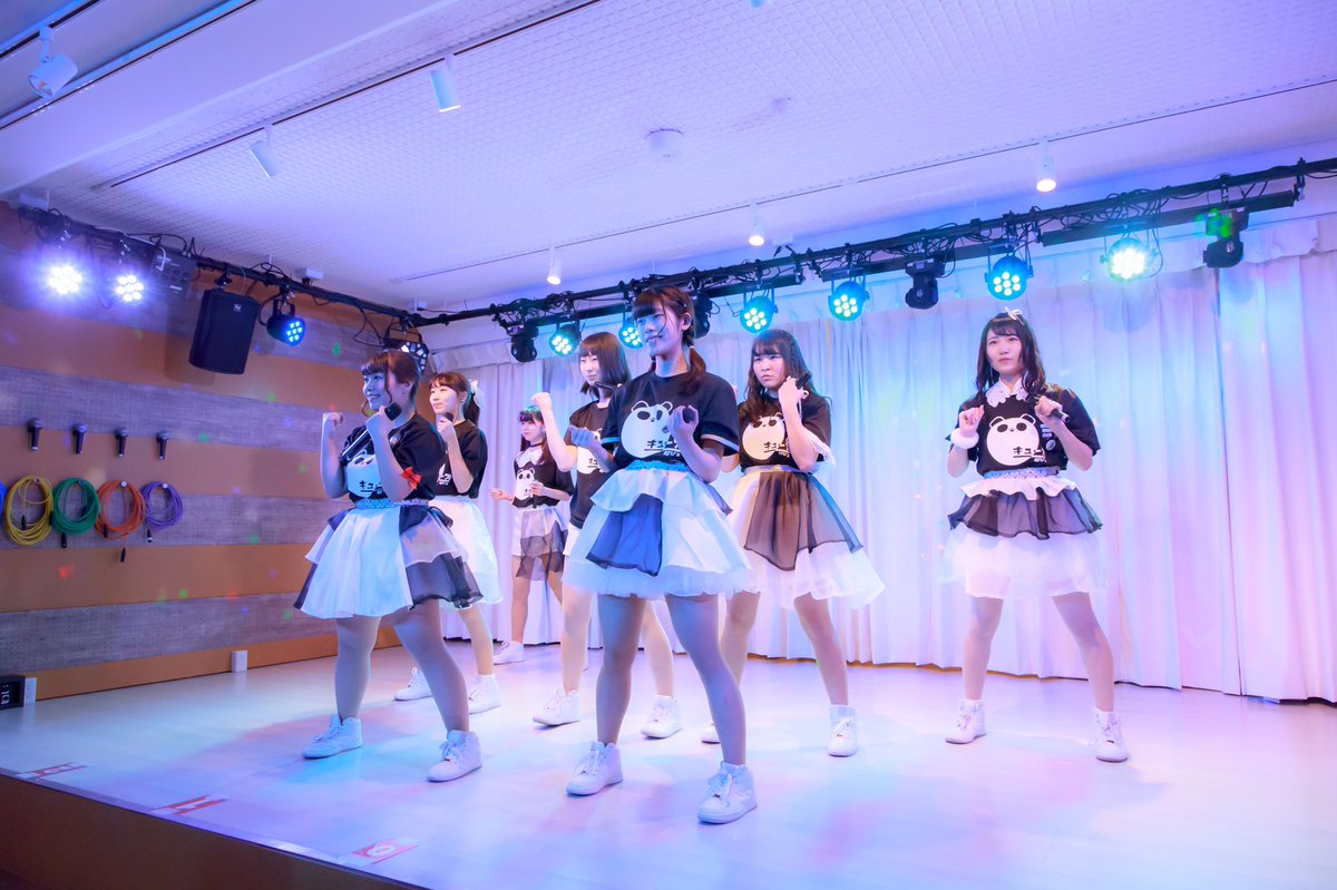 little_graffiti's tweet photo. 2019/2/16(土)
【BASS ON TOP 神戸元町店】
きゅーず不定期イベントvol.3〜
好きだ、バカッ!〜
KIU's
集合✨
#KIUs #きゅーず #キューズ
#ライブ写真 #リトルフォト https://t.co/Cce6Os1rn2