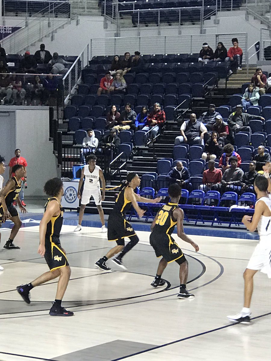 phee59's tweet photo. Congratulations SpringWoods Tigers on your win over Heights High School!! https://t.co/udhJI707tB