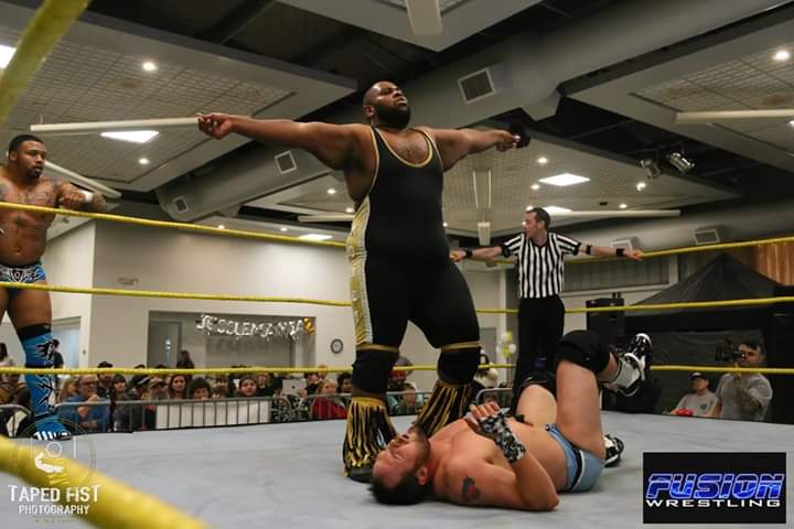 kingbenji_banks's tweet photo. The hottest dance move in all the land! The Money Shuffle!
📸: @TAPEDFISTPHOTO
#wrestling #moneyshuffle #fatmanmovement #wrestling #pinkiesup #goldenpinky #goldenpinkysociety #fusionwrestling https://t.co/XA0duVZw20