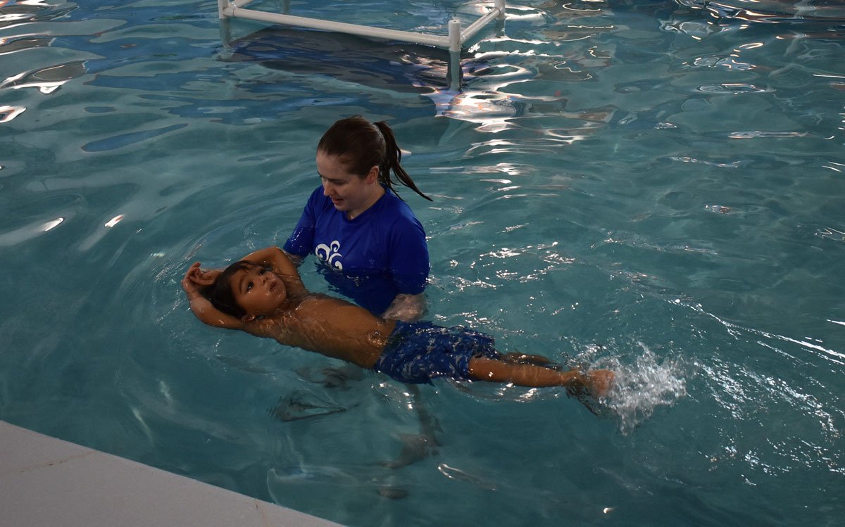 SplashSwimWell's tweet photo. (2019 Winter Session) Working on Preschool 3/ School Age 2 swim skills with Instructor Sarah J! Great job, swimmers!! (3 of 4)  #SplashMequon #SwimLessons https://t.co/D9ufnlKs1o