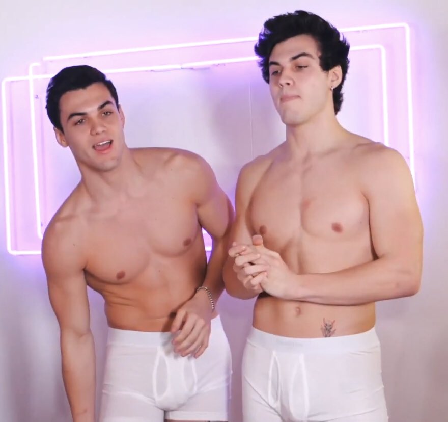 seeevilspeakeveil na Twitteri: "Dolan twins bulge" / Twitter.