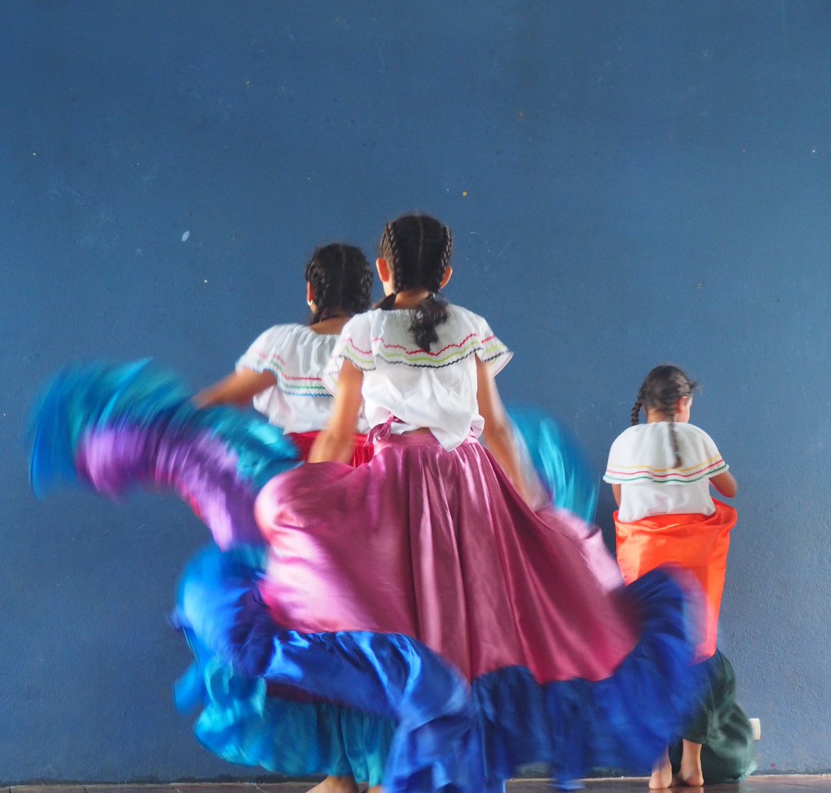 ODSSCostaRica's tweet photo. Students at the second school performed a traditional Costa Rican dance for us. https://t.co/goVJAcyOrs