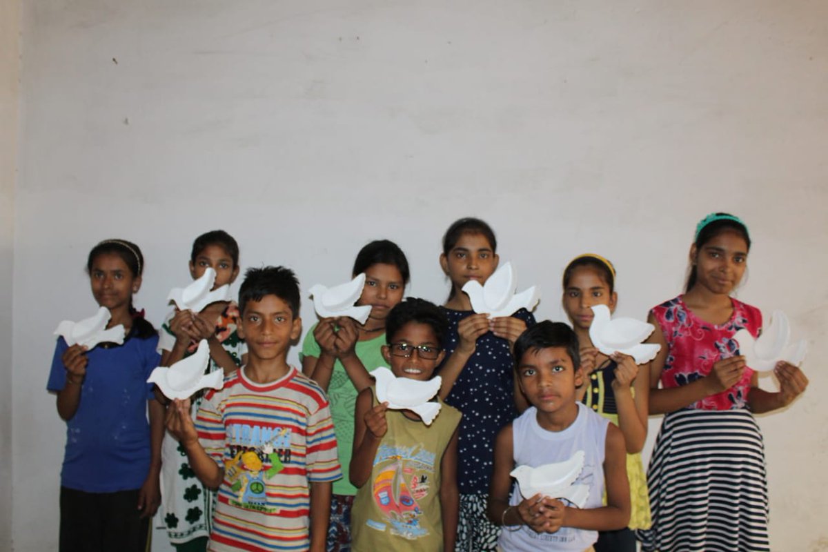FoundationAmba's tweet photo. "Giving wings to creativity🖌🖍" 
#SmilingFacesOfAmba #Happiness #CreatingStrongImpact #CreativeHands #QualityEducation #AmbaSquad #AmbaFoundation #ReachingOutAndTouchingLives https://t.co/47ywGZEsiL