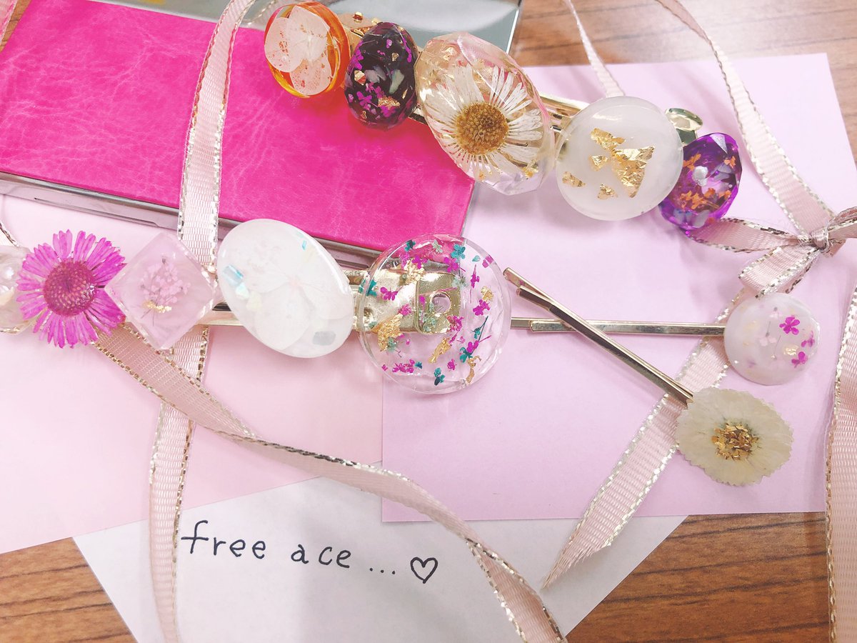 freeace_ac's tweet photo. 🌸Spring festa🌸
美容イベントやカフェ🥰ヘアアレンジにも使えるヘアアクセサリーのワークショップもあります🤗美容師バトルや美容師体験などなど盛りだくさん！🐰🌷3月21日
🌷BIVI藤枝（ココカラ）
🌷10時〜16時
美容に興味があるひとあつまれ〜🥰 #フリーエース #美容学校 #美容 #美容学生 #高校生 https://t.co/zWaFMp9S5m