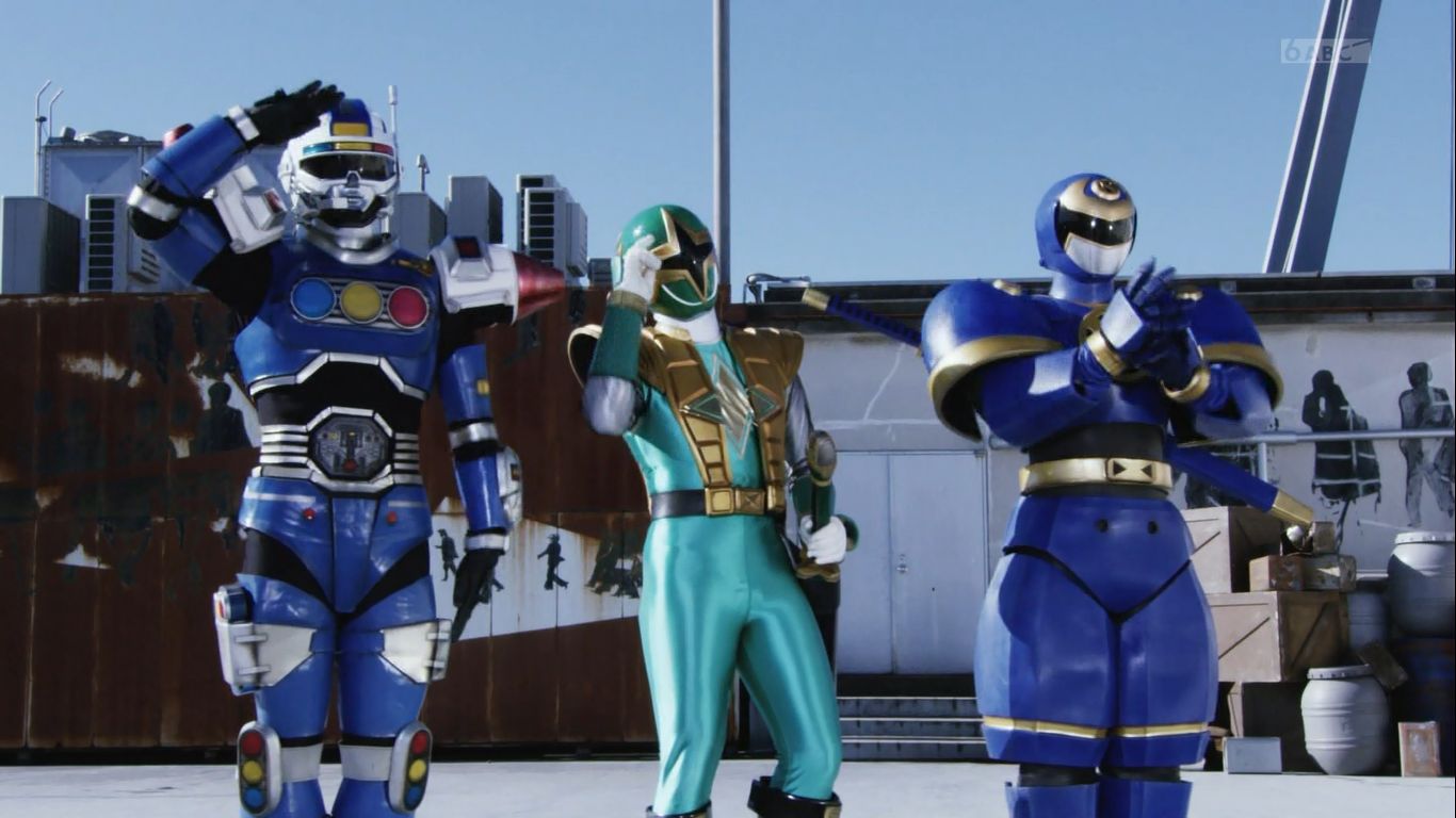 ストラップ　戦隊ヒーロー　ゴールドカラー　火　忍者？シュリケンジャー 忍風戦隊ハリケンジャー 忍風戦隊ハリケンジャーでござる