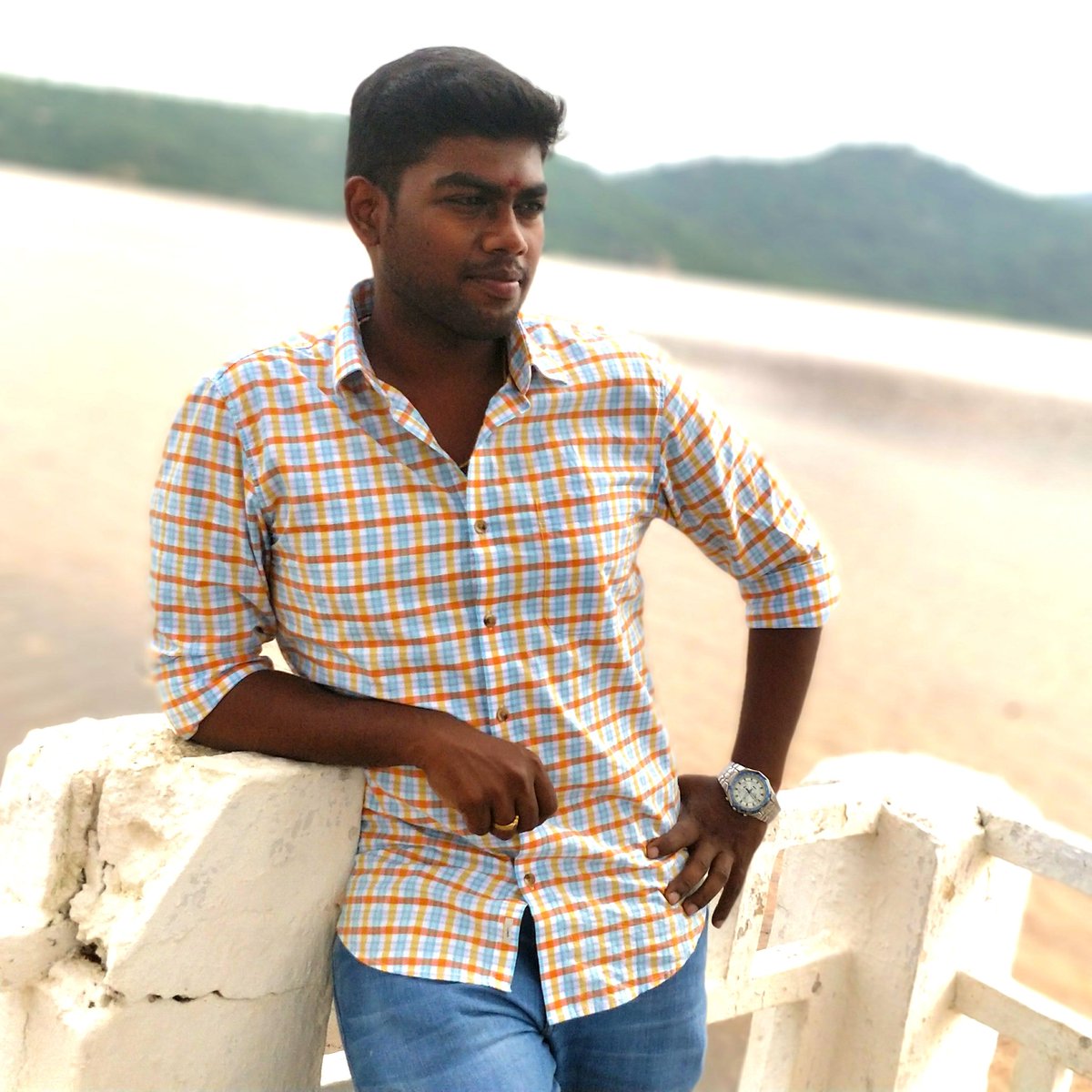 Hariprasatth's tweet photo. #NewProfilePic https://t.co/8IvzaHuqRT