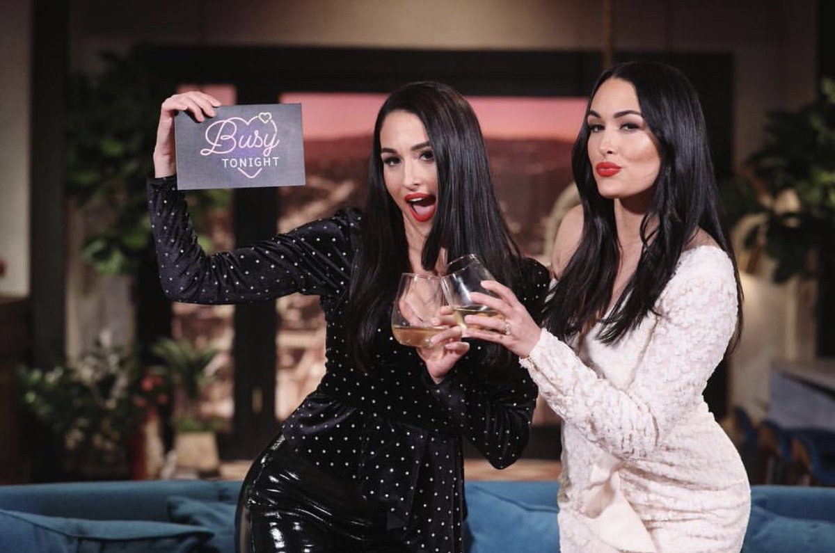 WomensQueens's tweet image. Queens @BellaTwins at #BusyTonight 😍😍❤️❤️