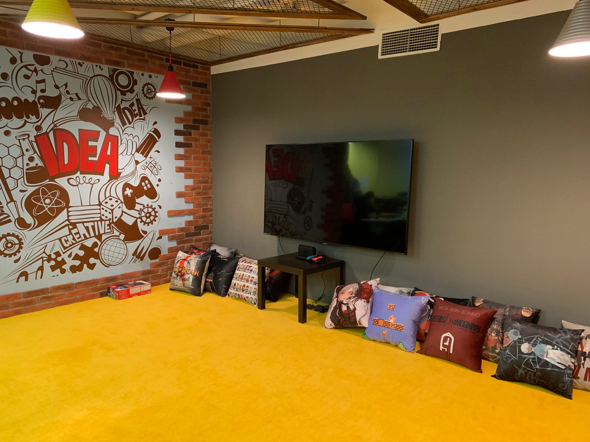 RainbowHorseH5's tweet photo. We love all kinds of games.
This is our Nintendo Switch area for local tournaments of #SmashBrosUltimate or just relax.
#NintendoSwitch #gamedev #MobileGame https://t.co/AIov5Jzlw3