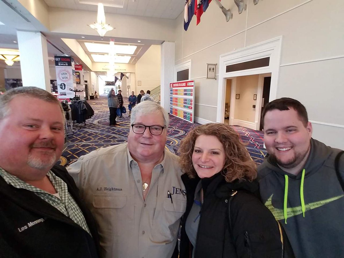jlrafferty's tweet photo. Traveled far and got to meet the real A.J. Heightman this week - busy, busy man at conference time but sure enjoyed the time he spent with us! Looking forward to the conference and bringing back some fresh ideas/concepts! #EMSToday #OSFHealthCare #OSFPROAmbulance https://t.co/MyX2LK4EFo