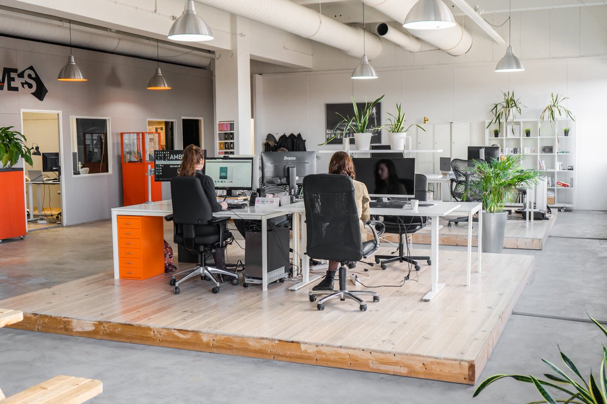 Zoek jij een werkplek als (creatieve) zelfstandige in Eindhoven? Wij delen samen een mooi kantoor op <a href="/StrijpS/">Strijp-S</a>. Interesse? creative-s.nl