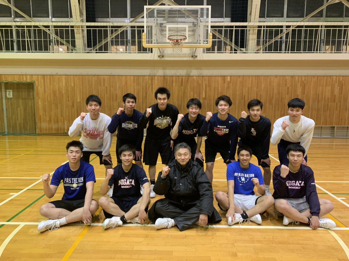 koukikeke1003's tweet photo. 中屋先生ありがとうございました！！
今年はチャンT貰えなかった https://t.co/T5SHpGNhsS