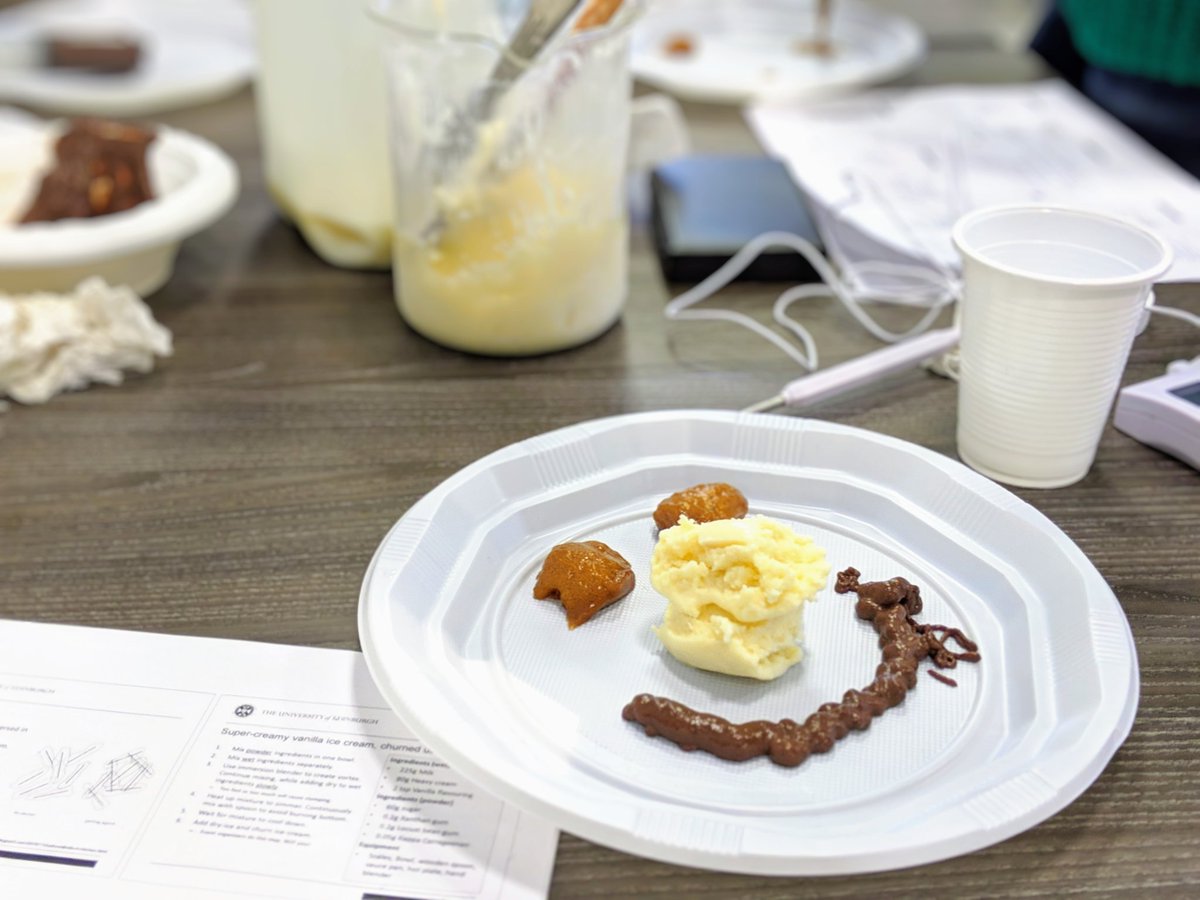 KBantounos's tweet image. &quot;A face of textures&quot;. Cooking with Science for #FCL19. Yesterday&apos;s session was a blast!