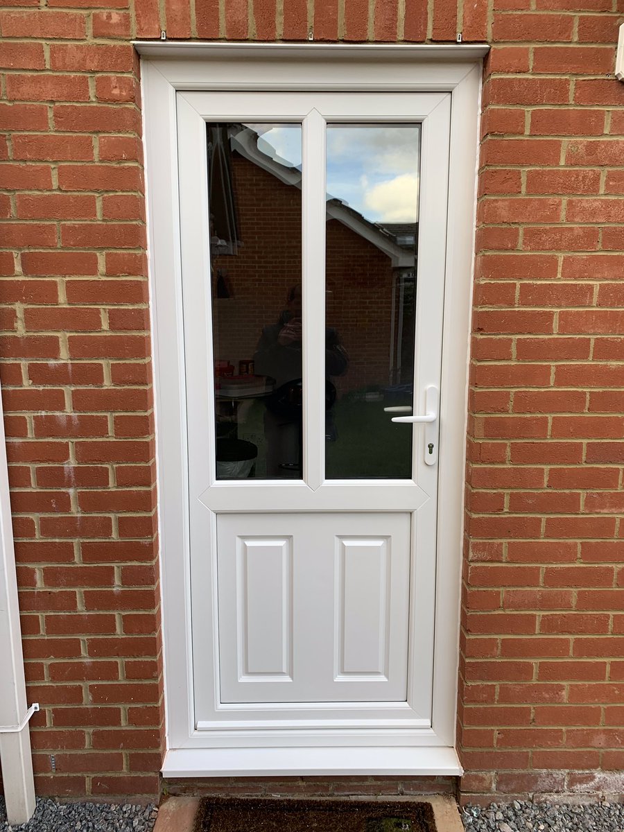 ATOUCHOFGLASS97's tweet photo. A nice door job in #chaffordhundred today
Took out the old wooden doors &amp; replaced them with a beautiful @EnduranceDoors pearly grey door &amp; frame in the front and a @REHAUWindows back door
The customer was over the moon with how they looked #doors #Windows #rehau #doorofthemonth https://t.co/JRJorHAtK5