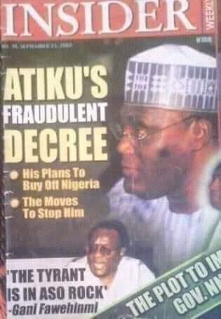SouthernEmpres's tweet photo. No wonder he’s apologizing to and begging him forgiveness.  Atiku’s a FRAUD! Atiku’s a thief.👇🏿👇🏿👇🏿👇🏿 https://t.co/erdYLPy0sZ
