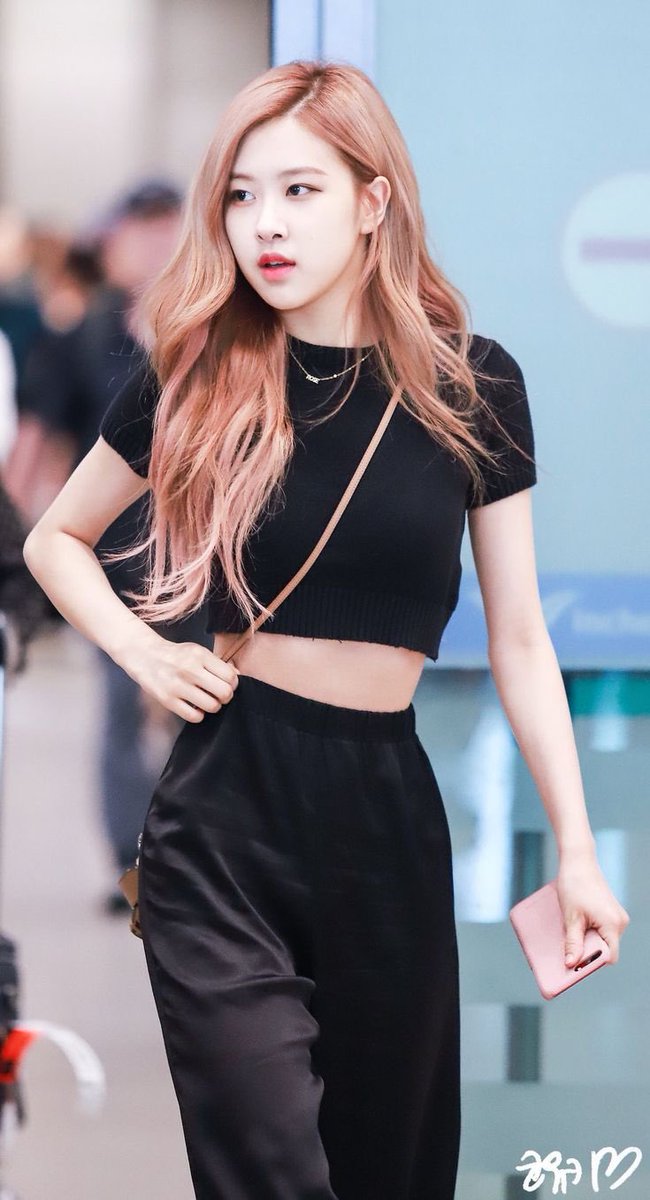 jsmtjyygyjbbjb's tweet photo. อหหหห หุ่นพัคแชยอง โคตรดี ชอบมากกกกก เอวบาง ขาเล็กกกก หุ่นดีเว่ออ https://t.co/VkIqs92zqb