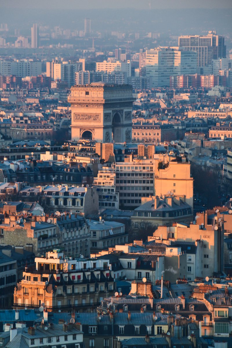 LaTourEiffel's tweet photo. 🇬🇧 📌 #OnThisDay in 1806, starts the building of the @ArcDeTriomphe commissioned by Napoleon. I was born 83 years later! Still today, my visitors can spot the #ArcdeTriomphe when admiring the view on #Paris. 😍 #TowerTuesday https://t.co/e5ubfuhCBg