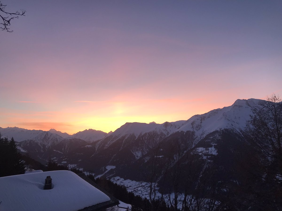 Franz_Kummer's tweet image. los gehts von der #riederalp richtung bern zürich salzburg zur #iris2019 - freue mich auf viele freunde, kollegen, vorträge, diskussionen etc. es ist einiges los... @Weblaw weblaw.ch/competence/web…