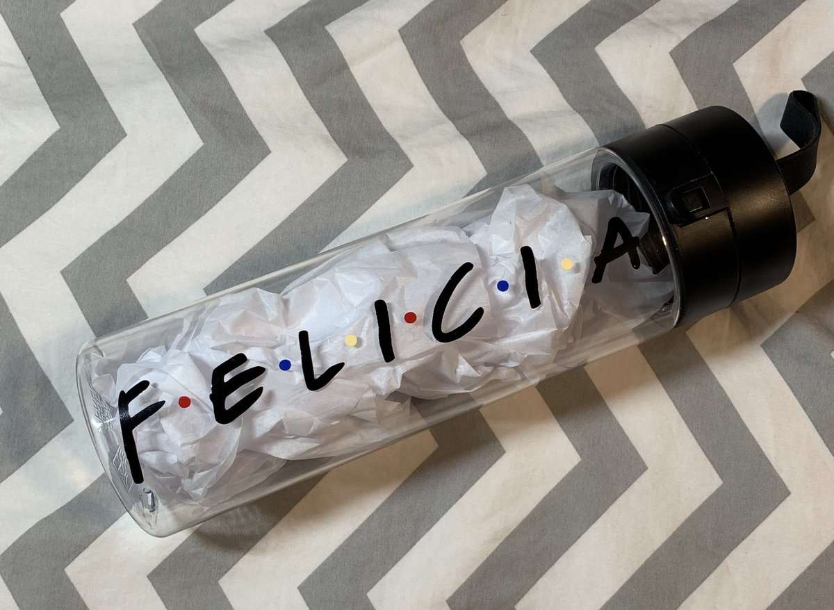 custombyliss's tweet photo. Some different designed custom water bottles! Anything you imagine can be put on a bottle ! DM me !! ❤️ https://t.co/B6J8mmBf96
