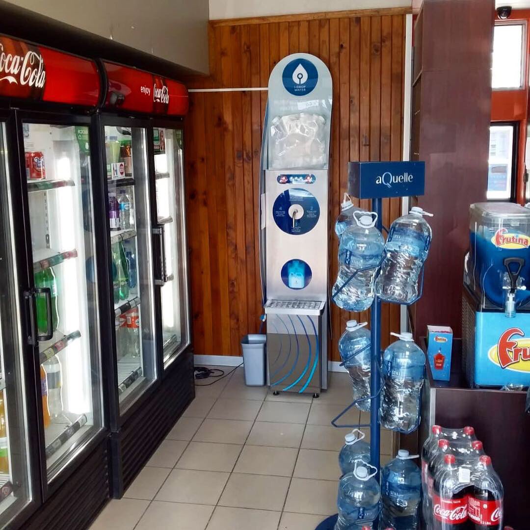 idropwater's tweet photo. We’ve had an #IDropWaterInStore unit at the @FreshstopSA at @CaltexSA Emfuleni Auto in Vanderbijlpark, Johannesburg since October! Have you filled up there?💧 https://t.co/MVREv7GjHb