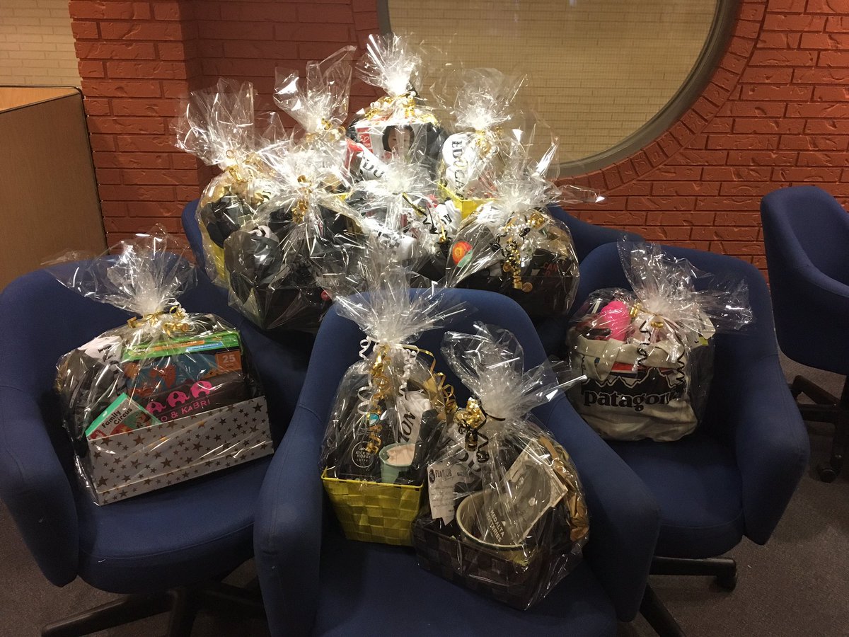 JenWard53118884's tweet photo. @mhc_eus Gift baskets ready for teacher’s convention!  They look great! https://t.co/AztYns6ilp